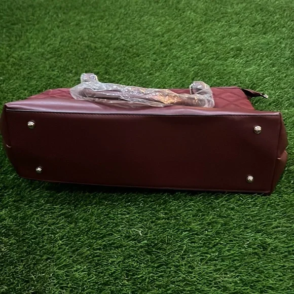 Vanessa Williams Quilted Laptop Tote - Picture 9 of 11